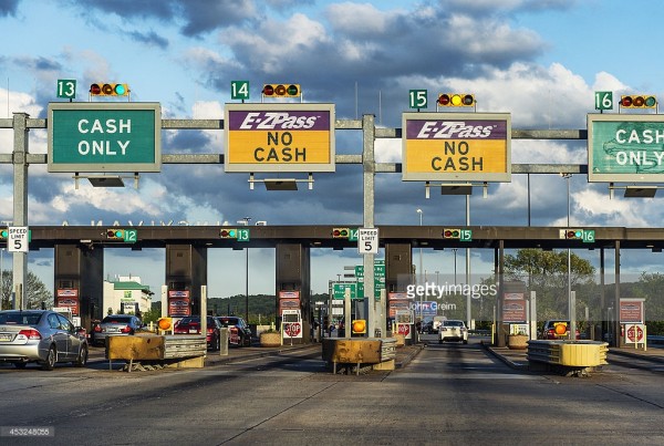 PHILADELPHIA, PENNSYLVANIA, UNITED STATES - 2012/04/20: E-Z Pass toll booth. (Photo by John Greim/LightRocket via Getty Images)